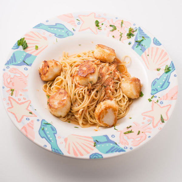 Pan Roasted Scallops & Linguine in a red sauce